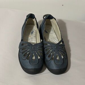 JBU Navy Women's Flats with Cutout Detail‎ size 8